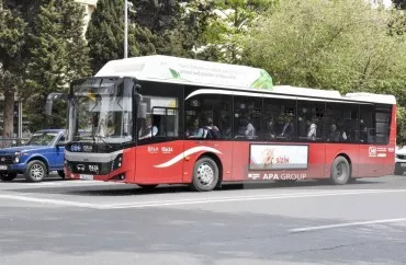40 Dəqiqə avtobus gözləyərlər? - Bakıda avtobuslar ya gecikir, ya yolda xarab olur - VİDEO