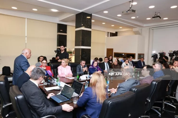 Dünyəvi təhsil sisteminə qarşı radikal təzyiqlər  inkişaf perspektivlərini də hədəf alır 