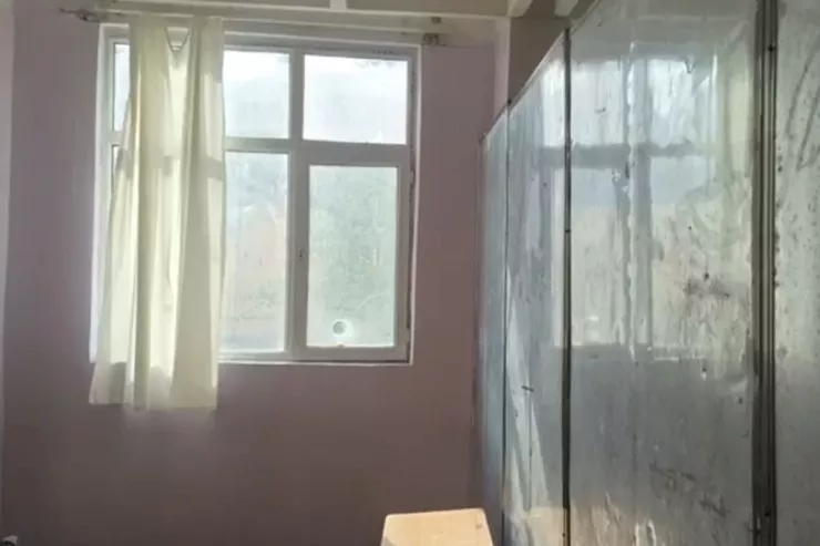 Bakıda  məktəbə   hücum:  Daş atdılar,   şagirdlər  yaralandı 