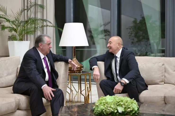 İlham Əliyev Tacikistan prezidenti  ilə görüşdü