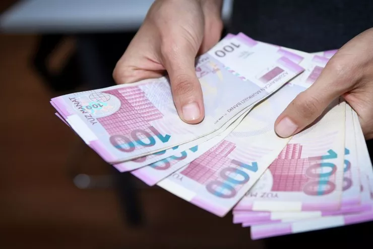 900 manat  maaş alır, 840 manat  aliment tutuldu - VƏKİL DANIŞDI 