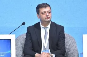Vüqar Zifəroğlu kimdir?...