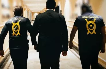 Sahibkardan rüşvət alan gömrükçü hakim qarşısına çıxarılır