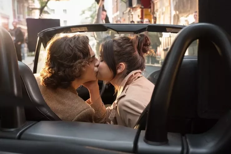Onlar  romanlardakı kimi   yaşayırlar: sevgini  ideallaşdıran   BÜRCLƏR