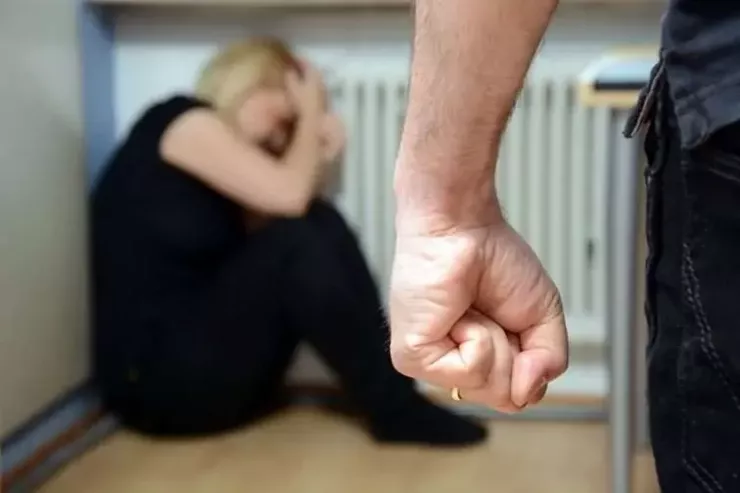 Lənkəranda anasını döyən  oğula cinayət işi açıldı