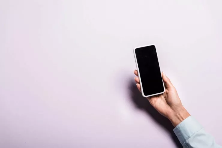 Evdən çıxanda telefonun bu funksiyalarını söndürün 