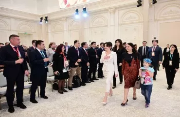 Leyla Əliyeva beynəlxalq tədbirdə Azərbaycanda  xərçəngdən  əziyyət çəkən uşaqlara göstərilən dəstəkdən  DANIŞDI