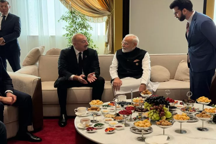 İlham Əliyev Narendra Modi ilə söhbətləşdi - FOTO 