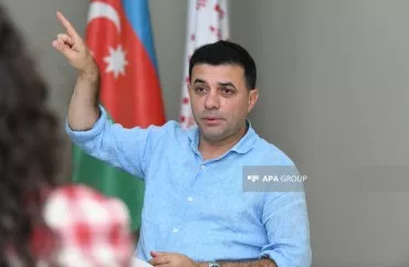 “Musiqidən başı çıxan...