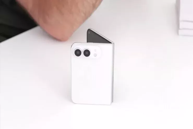 Qatlanan "iPhone"  bu tarixdə çıxır: görüntüləri sızdırıldı - VİDEO 
