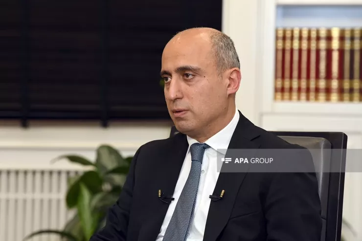 Elm və təhsil naziri Emin Əmrullayev