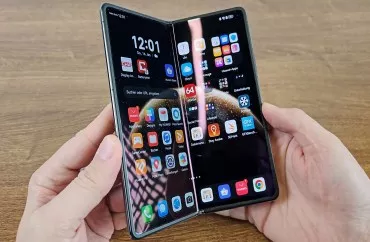 Huawei və Xiaomi-dən Apple-a böyük meydan oxuma:  yeni qatlanan telefonlar təqdim edildi