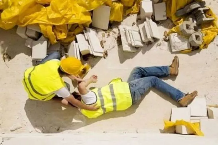 Bakıda usta hündürlükdən yıxılıb öldü 