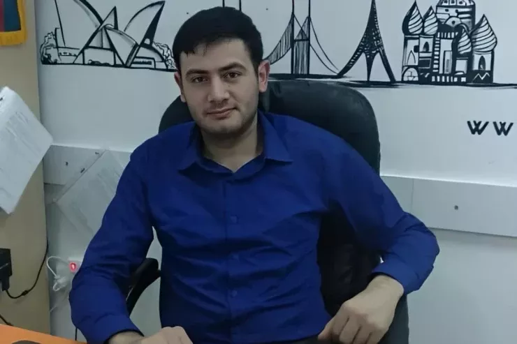 Xaricdə təhsil adı ilə vətəndaşları aldadan ekspertə HÖKM OXUNDU 