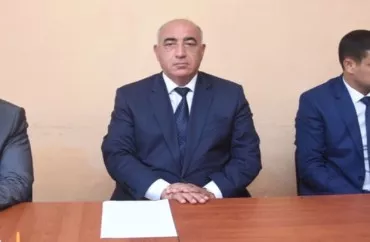 Həbsdə ölən sabiq icra başçısının binası satışa çıxarıldı