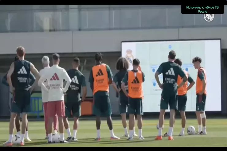 Mourinyo taktikanı  izah etmək üçün "Real"ın məşq meydançasına nəhəng ekran  quraşdırdı