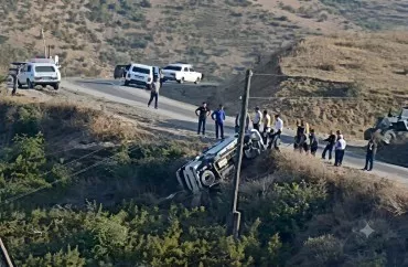 Cəlilabadda "Prado" yoldan çıxıb aşdı