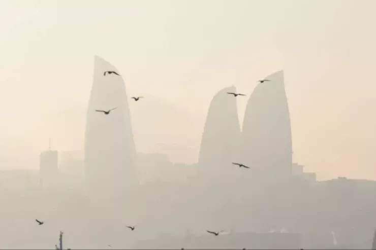 Bakını toz dumanı bürüdü 