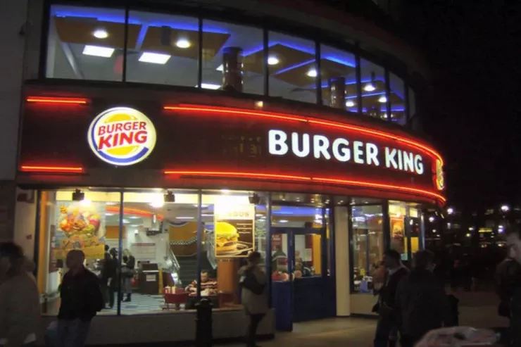 İki ildir maaşlarını gözləyirlər:  “Burger King”in keçmiş işçiləri danışdı - VİDEO 