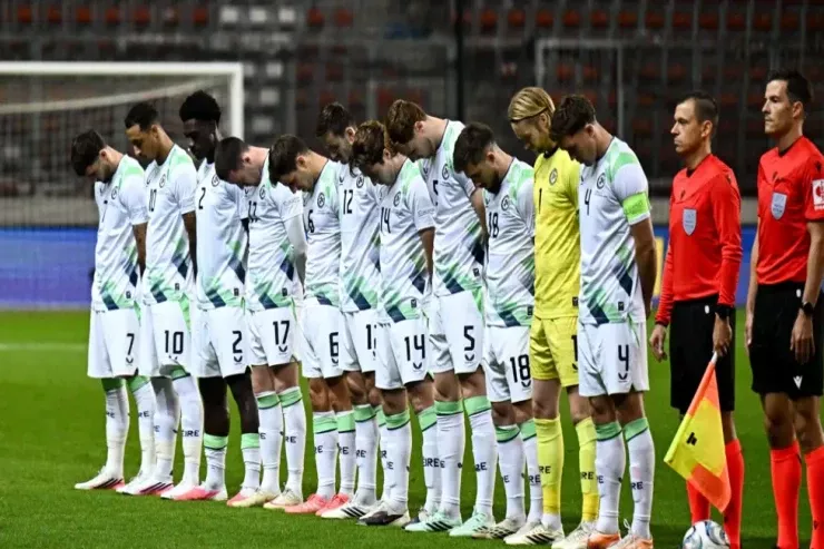 İrlandiyalı futbolçular rəqiblərinin əlini sıxmadılar - SƏBƏB 