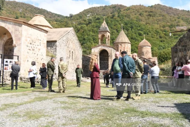 Xarici diplomatlar Xudavəng monastr kompleksini ziyarət etdi