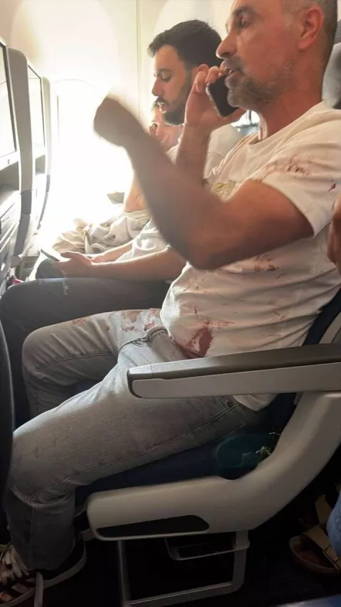 Təl-Əvivə uçan təyyarədə pilotlar dalaşdı